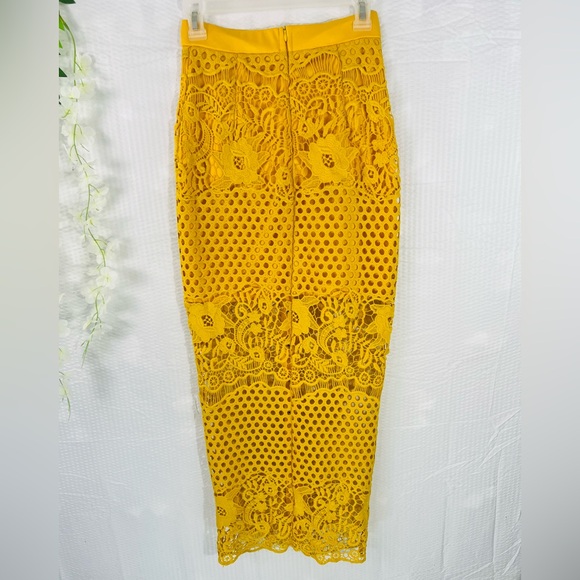 Yellow Embroidered Stretch Waist Long Lined Skirt Size Small Zipper Closure. - Picture 12 of 12
